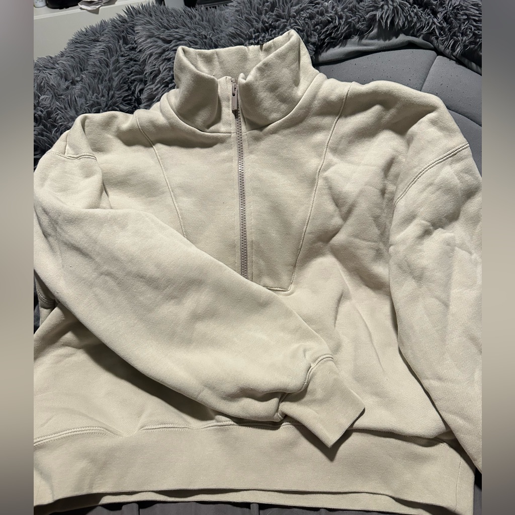 Essentials Quarter Zip